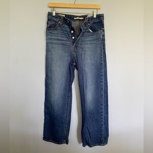 Levi’s Ribcage Straight Cropped Ankle Jeans in Dark Wash